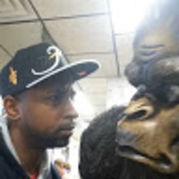 Meet your Posher, Alaric - Picture 1 of 1